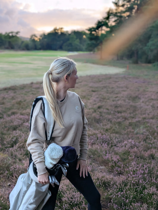 Cropped sweater in Tan